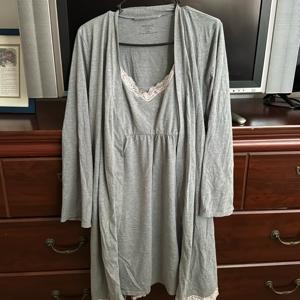 Maternity nursing gown and robe